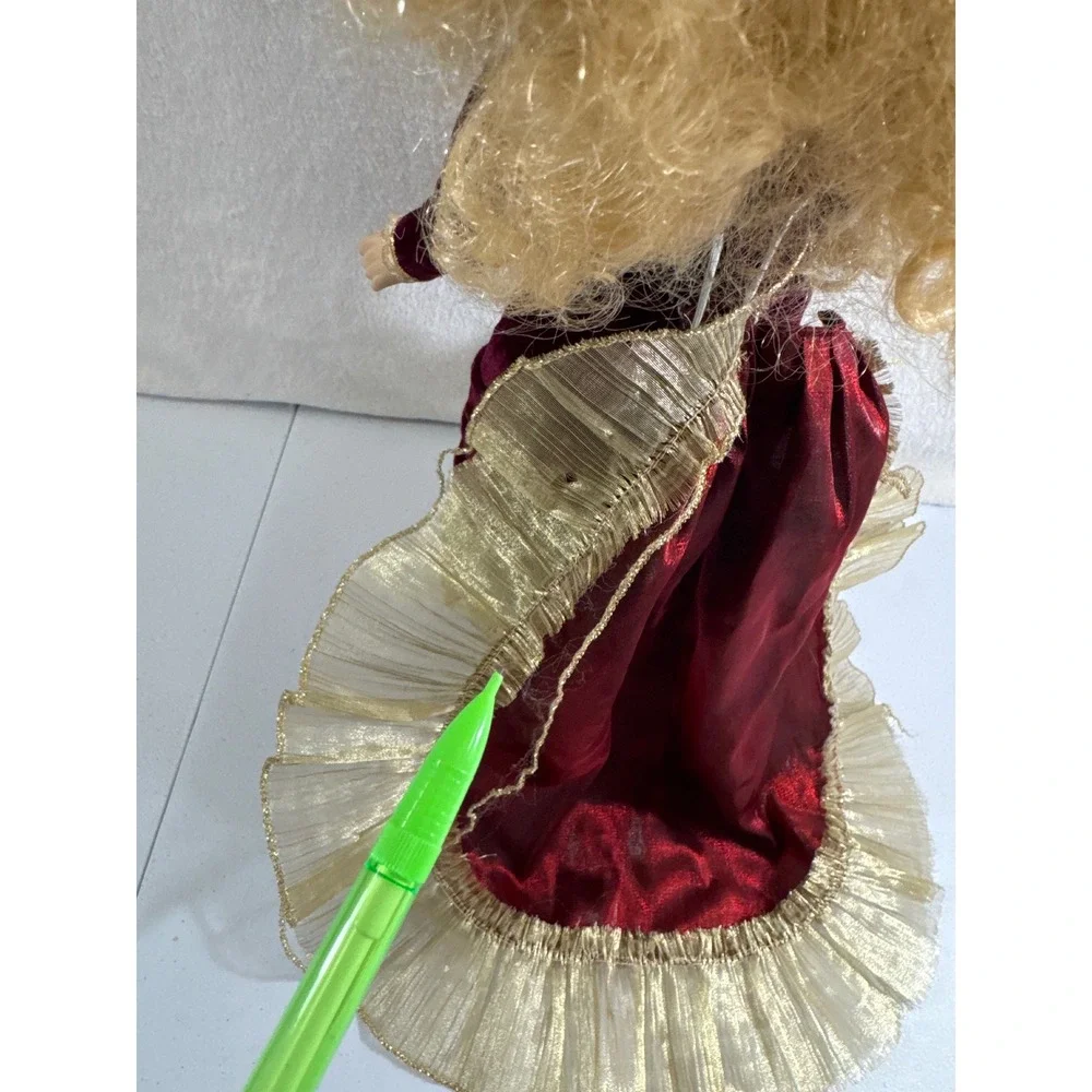 Collectors Choice Porcelain Doll Burgundy Velvet Gold Gown‎ Handbag Display